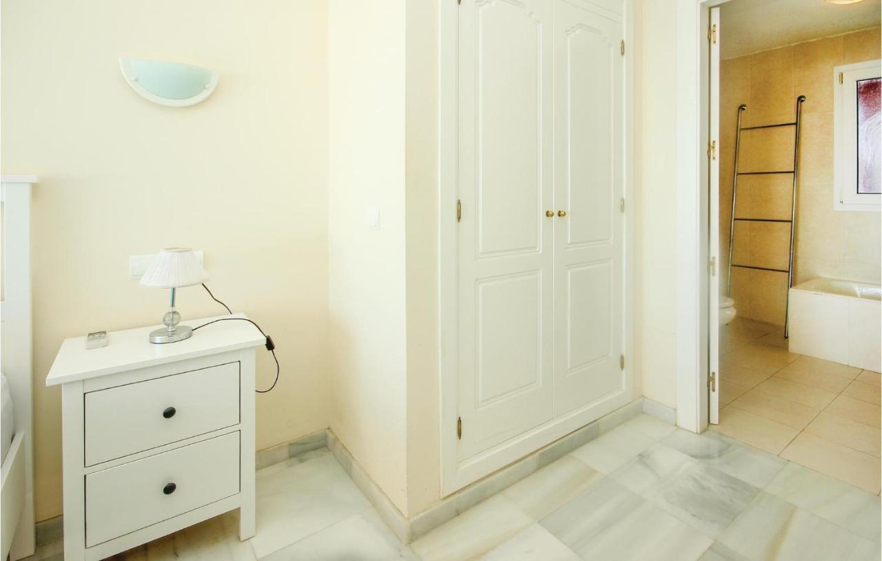 2 Bedroom Cozy Apartment In Estepona Exterior photo
